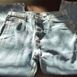 Vintage 2001 Levi's 505
Regular Fit Straight Leg Red
Tab Denim Jeans Men's
40x30